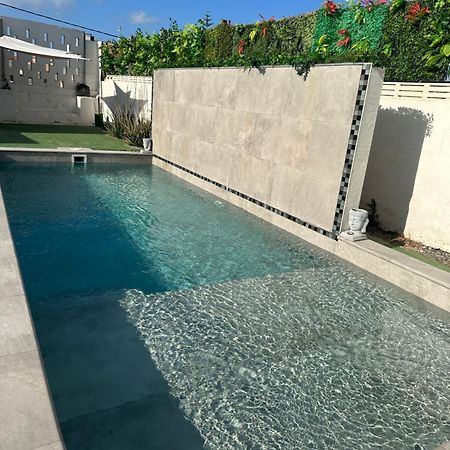 Valtisya Pool And Airport Guest House Телде Екстериор снимка