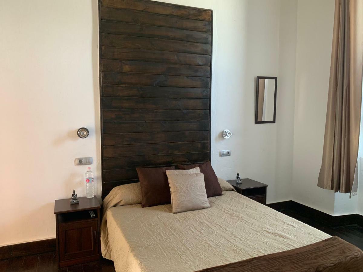 Valtisya Pool And Airport Guest House Телде Екстериор снимка