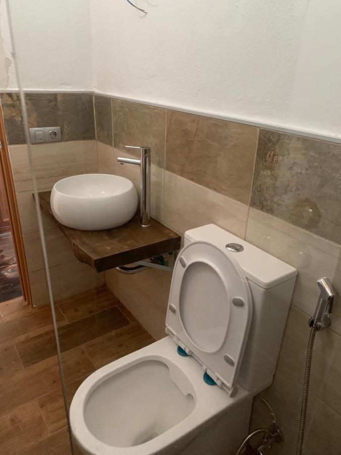 Valtisya Pool And Airport Guest House Телде Екстериор снимка
