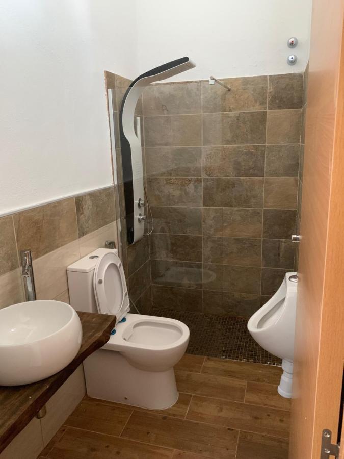 Valtisya Pool And Airport Guest House Телде Екстериор снимка