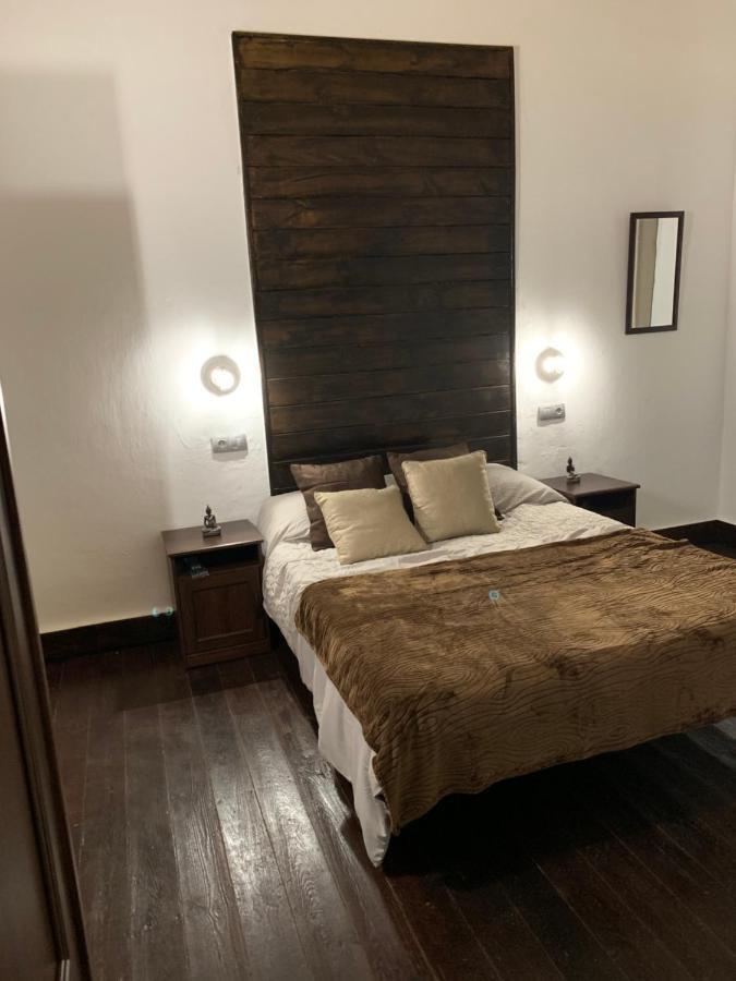 Valtisya Pool And Airport Guest House Телде Екстериор снимка