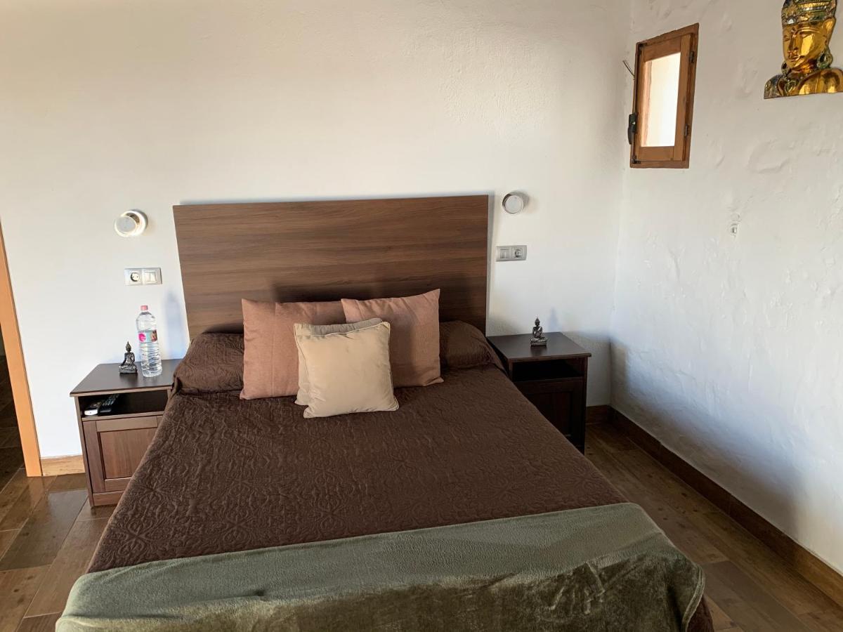 Valtisya Pool And Airport Guest House Телде Екстериор снимка